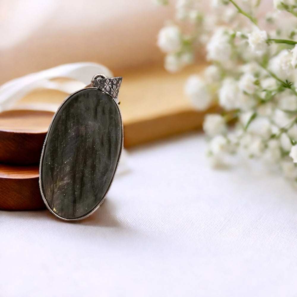 Labradorite Pendant (Without Chain)