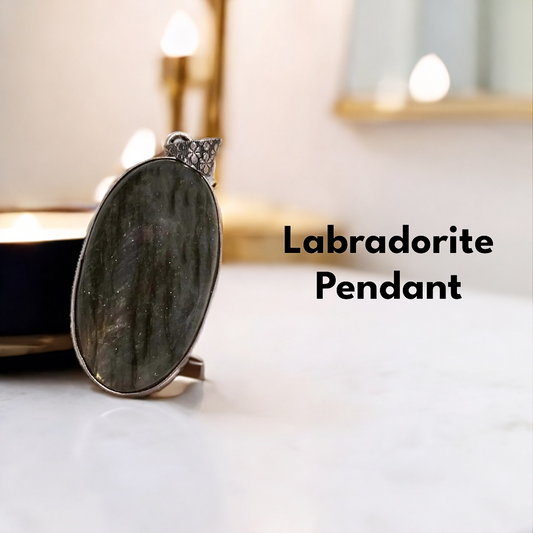 Labradorite Pendant (Without Chain)