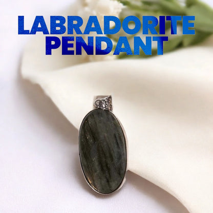 Labradorite Pendant (Without Chain)