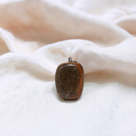Tiger's eye crystal Pendant (without chain)